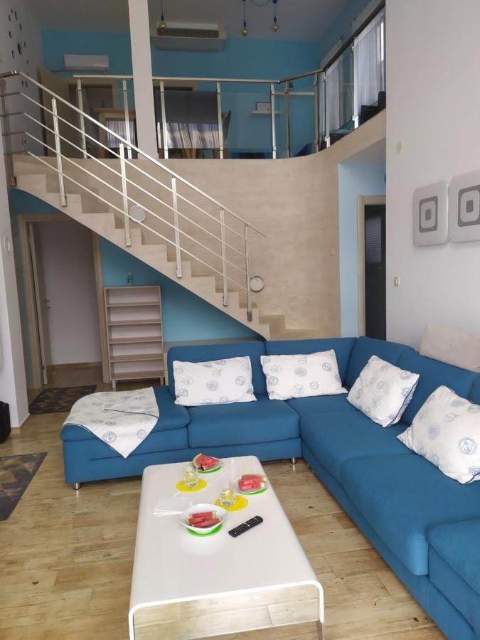 Apartamento Aurora House Duplex Njivice Exterior foto